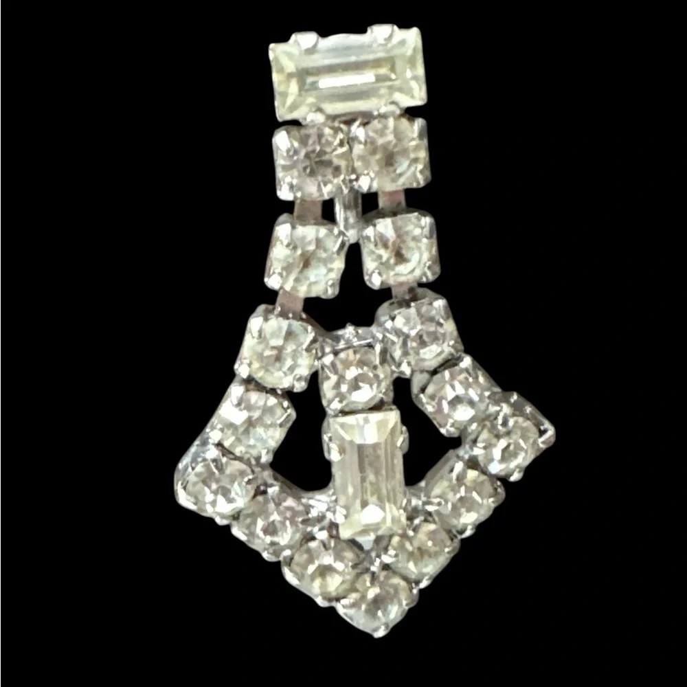Dazzling Art Deco 50's Inspired Silver Colored‎ Clear Stone Screw Back Earrings